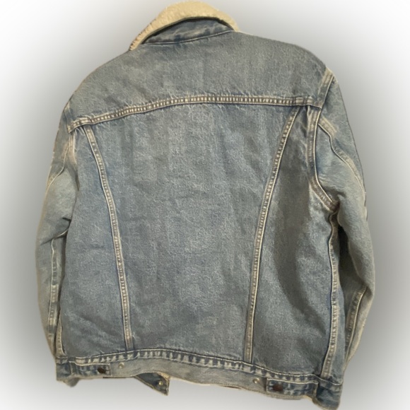 Levi's Men's Denim Sherpa Lined Insulated Trucker Denim Jacket, Light Wash, S - Picture 2 of 12